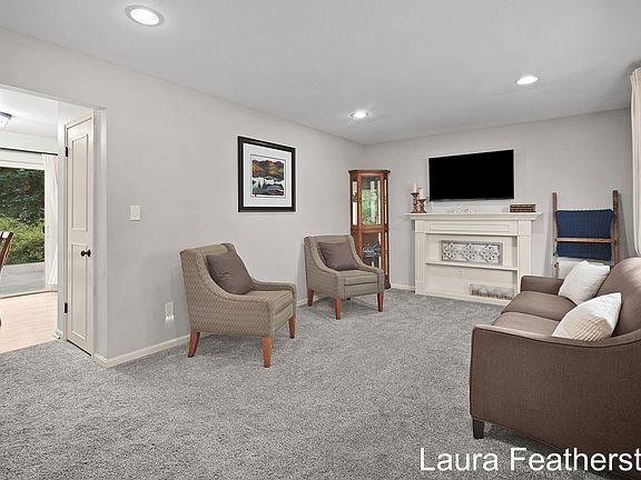 2nd image of 1361 Carol Dr