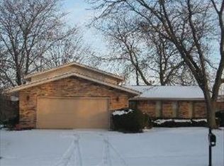 102 N Brookshore Dr, Shorewood, IL