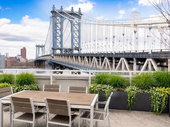 133 Water St APT 4E, Brooklyn, NY 11201