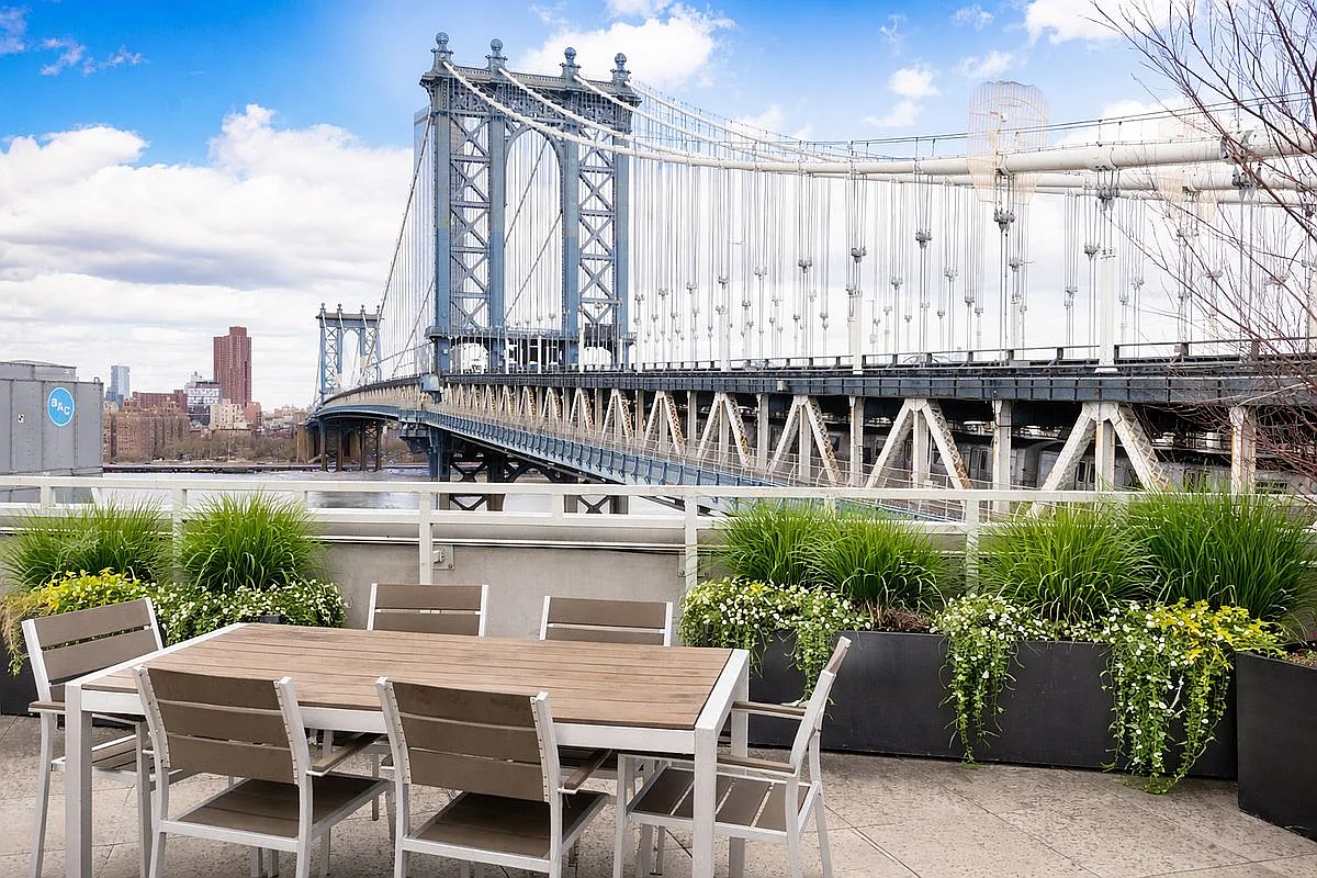 133 Water St APT 4E photo 1