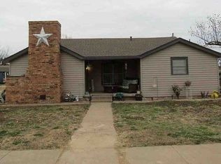 709 Kentucky St, Graham, TX 76450