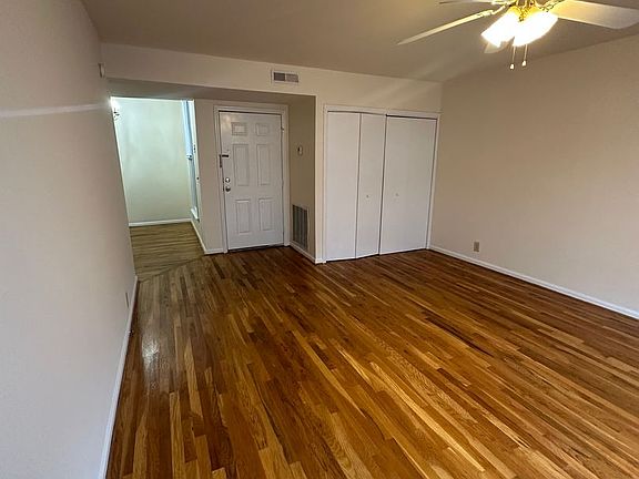 4th image of 246 White Bridge Pike APT C3