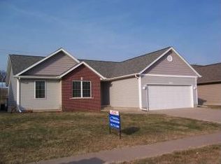 1206 3rd St, Durant, IA 52747