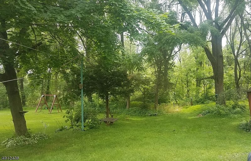 2nd image of 417 Quaker Church Rd