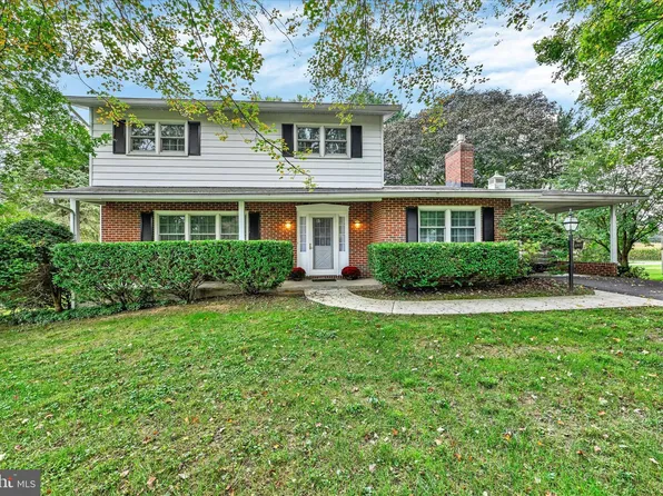 6905 Spring Hill Dr, Sykesville, MD 21784