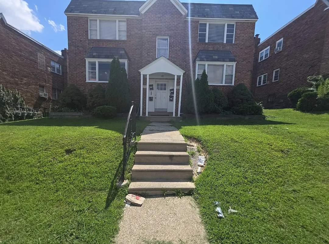 2 bed, 800 sqft, $1,350 — Photo 3