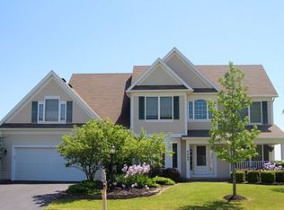 6689 Camden Hill Dr, Victor, NY 14564