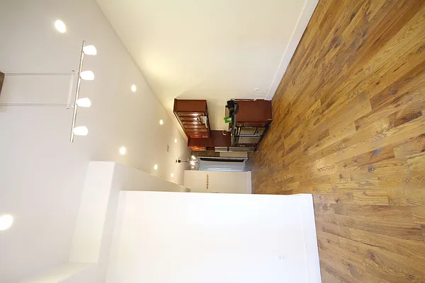 Rented by Nooklyn NYC LLC | media 17