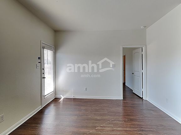 5th image of 1590 Twin Estates Dr