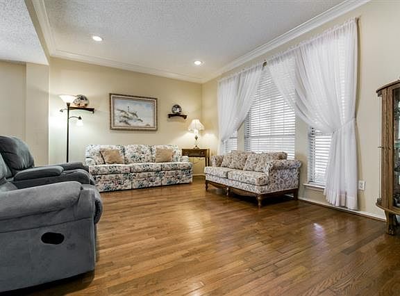 5th image of 2314 Bent Brook Dr