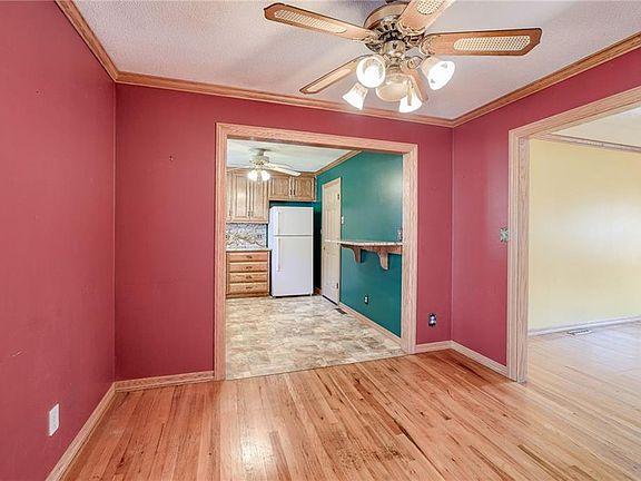 5th image of 9416 Richmond Ave