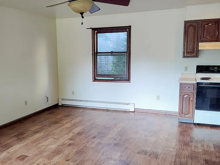 62 E Market St #1 — Photo 4