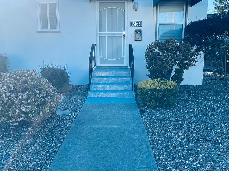 15165 Golden Gate Dr #15165 — Photo 2