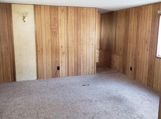 2463 Laura Dr, Flint, MI 48507