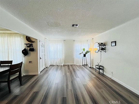 3rd image of 1110 N Pearl Ave
