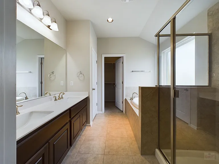2409 Brook Crest Way — Photo 13
