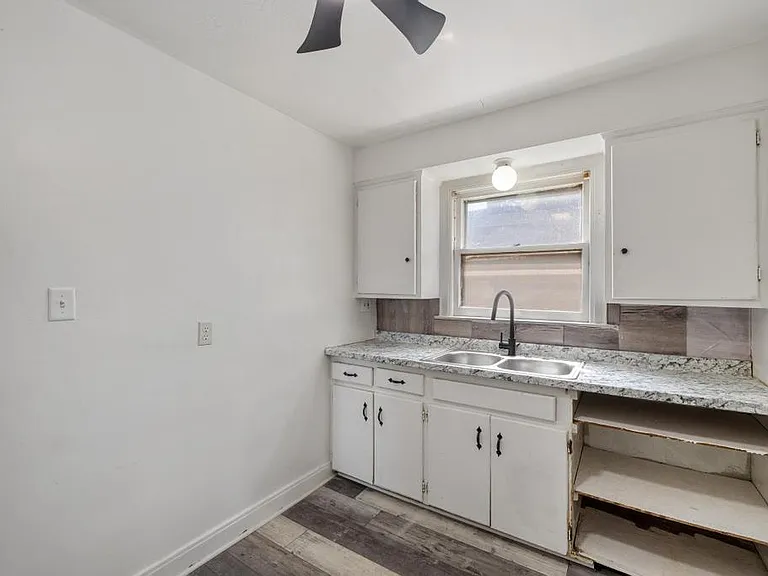242 Crocker Blvd — Photo 6