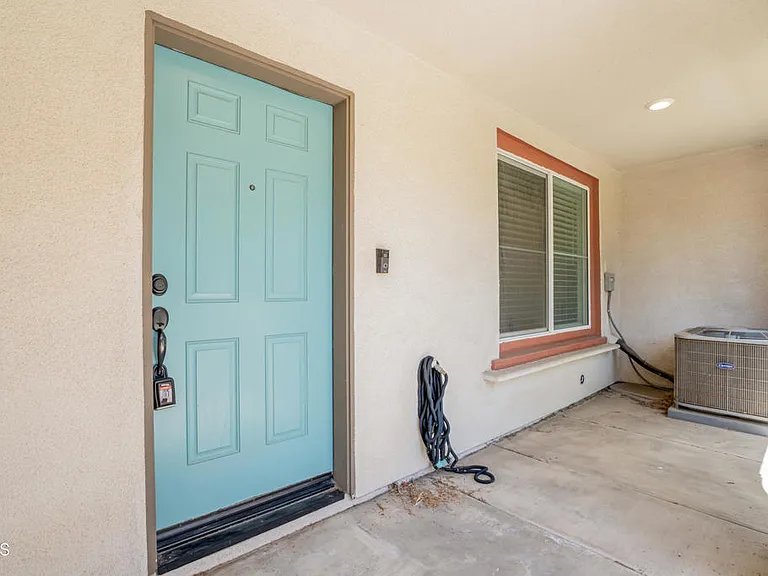 667 Pedro St — Photo 4