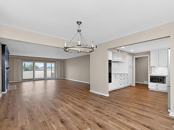 5th image of 1077 Greenleaf Blvd APT 101