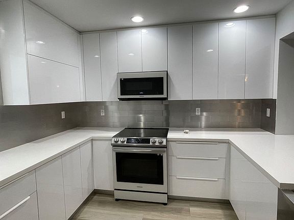 3rd image of 250 NE 20th Street #210