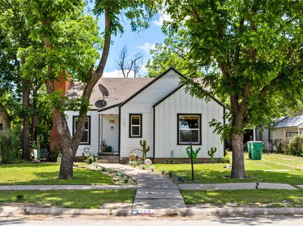 102 Hollywood St, Coleman, TX 76834