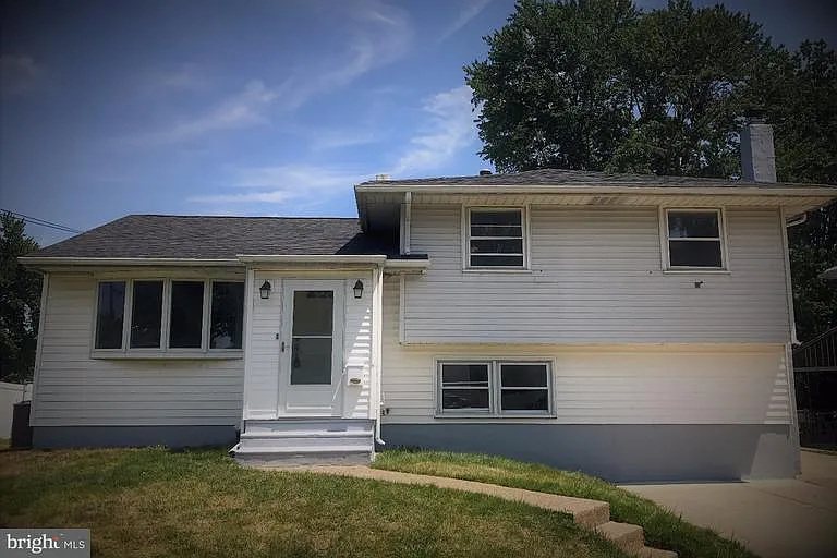 513 Estelle St photo 1