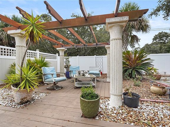 5th image of 24 Van Horne Avenue