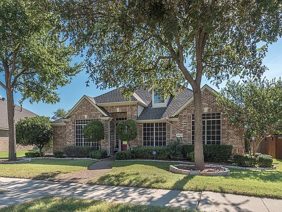 2nd image of 9804 Capilano Dr