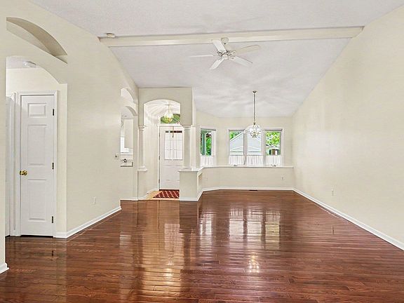 3rd image of 302 Morning Meadow Way N