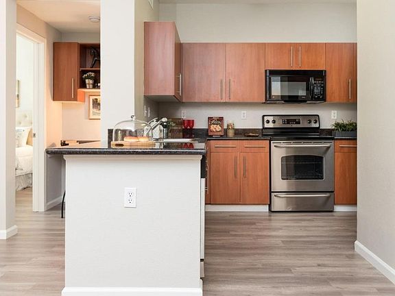 5th image of 1060 S 3rd St #1XX