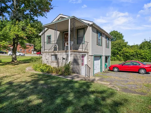 2179 Woodbine Dr, Hermitage, PA 16148