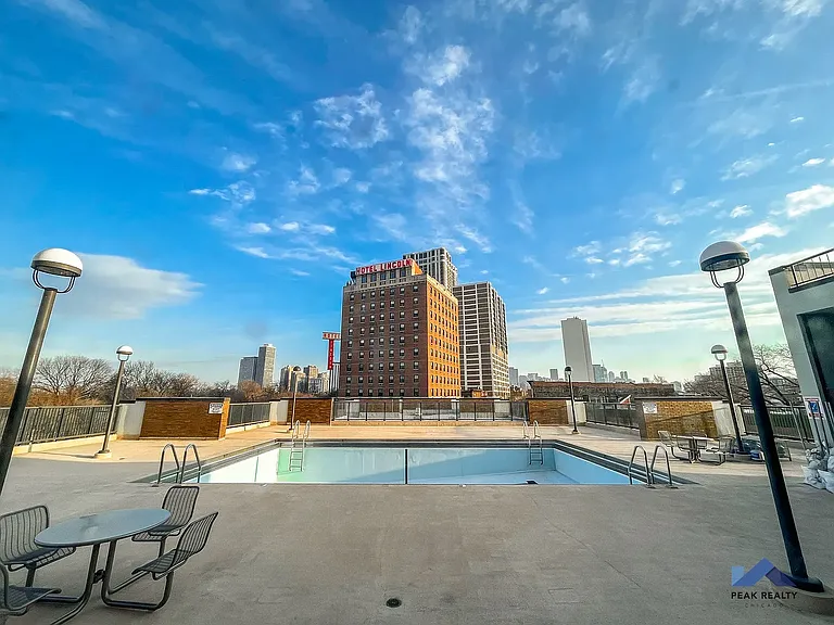 1850 N Clark St #2207 — Photo 15