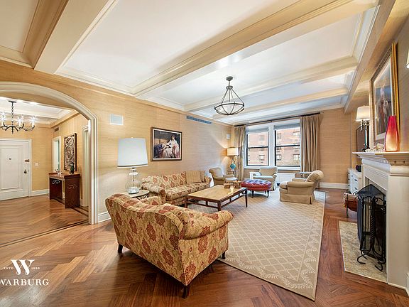 2nd image of 1050 Park Ave #4-A