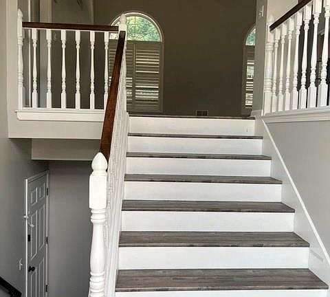 5th image of 4406 Windsor Ct