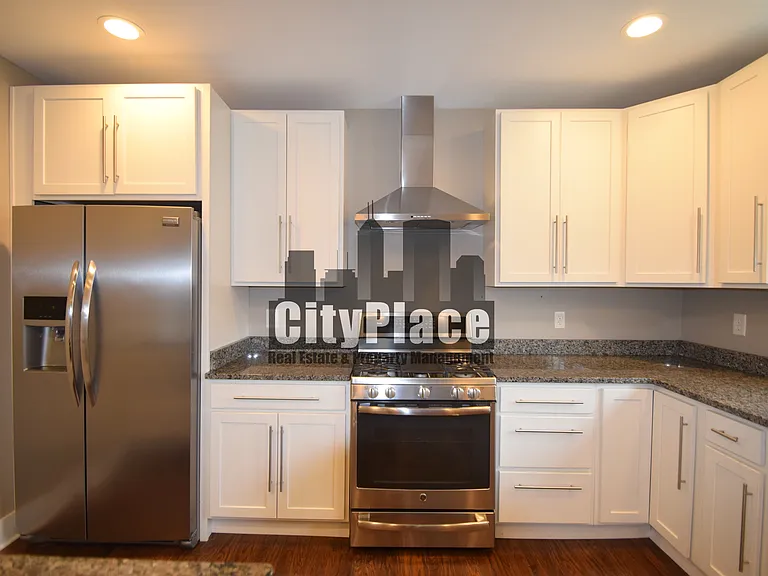 1548 Lexington Ave — Photo 11