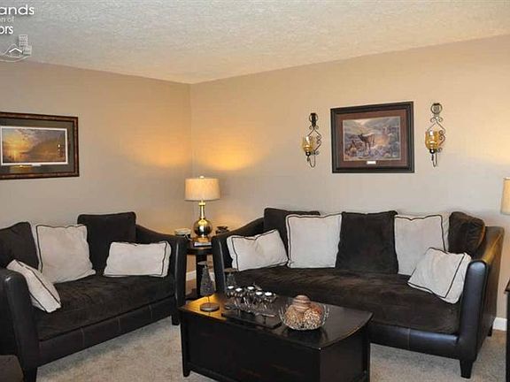 5th image of 150 Marleen Dr