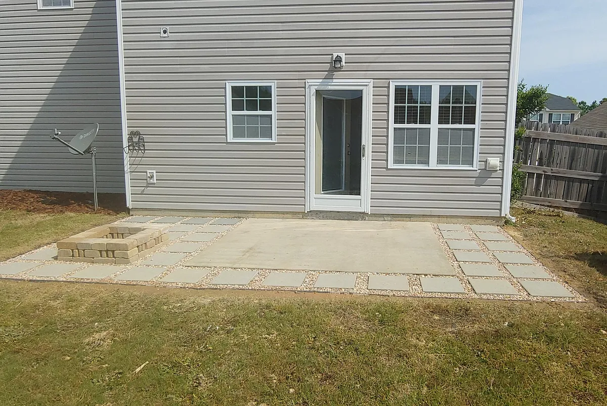 Patio and door to kitchen - 6804 Lakinsville Ln