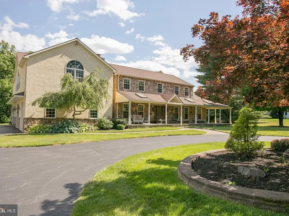 55 Yarmouth Ln, Downingtown, PA 19335