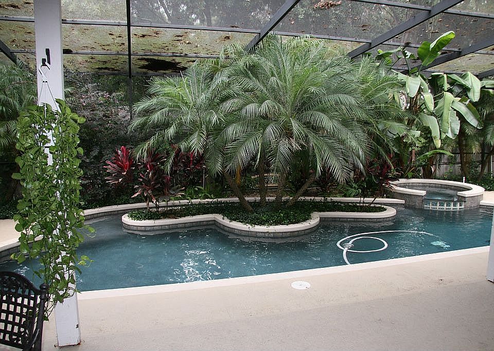 2nd image of 2535 Meadowview Cir