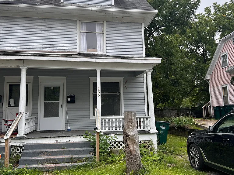 133 Woodlawn Ave — Photo 6