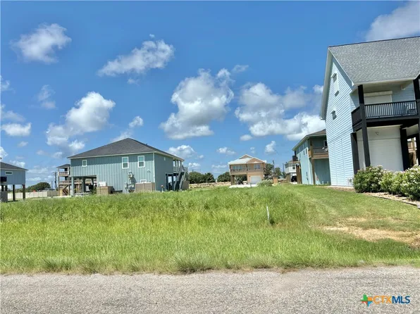 58 Kingfisher St, Pt O Connor, TX 77982