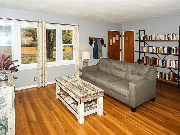 5th image of 5618 N Kingsley Dr