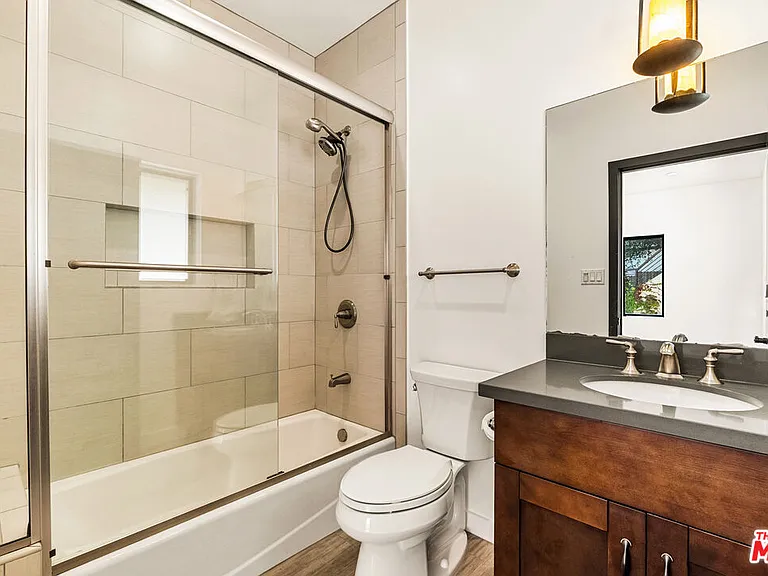 8836 Wonderland Ave — Photo 46
