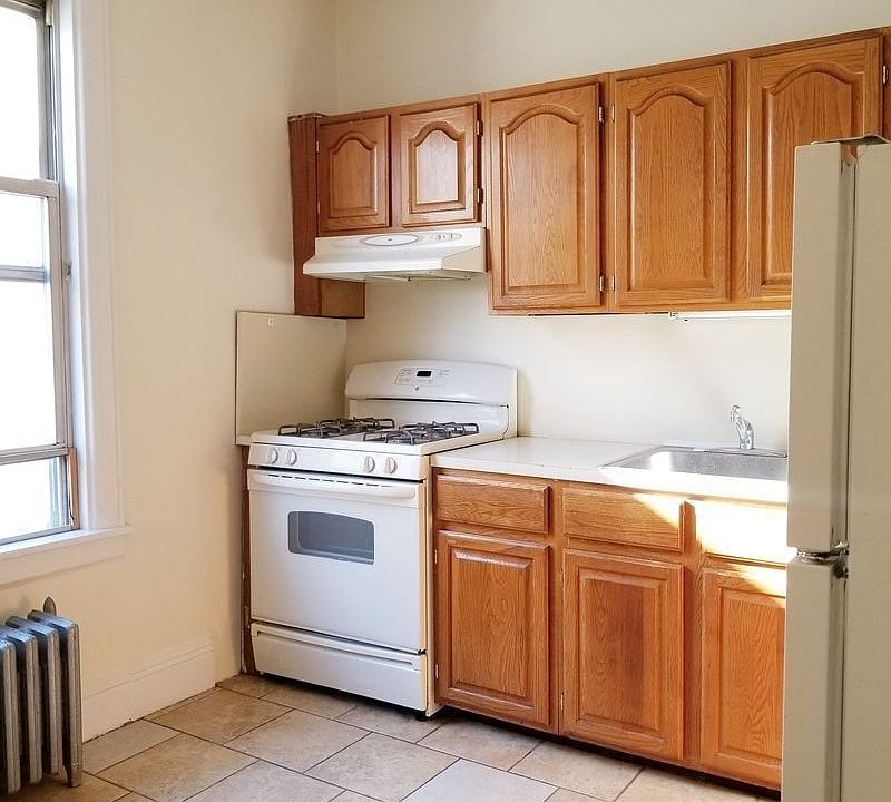 1st image of 2139 29th St APT 8