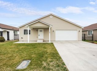 1408 Singh Ln, Sunnyside, WA 98944