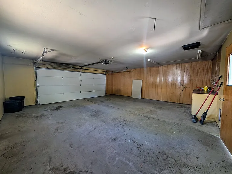 212 3rd Ave N — Photo 30