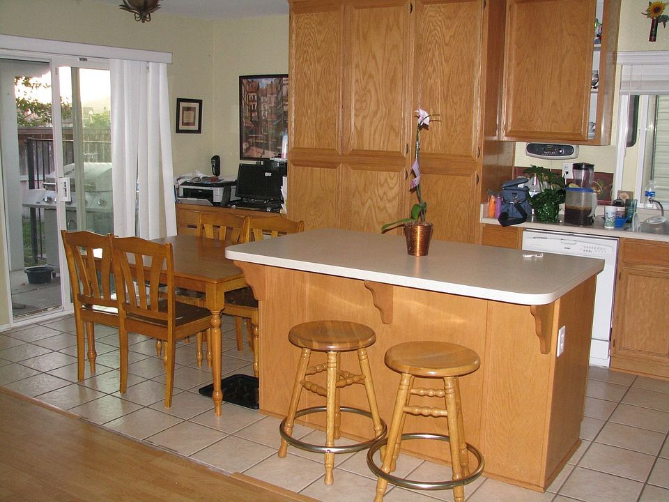 2nd image of 1655 Meadowleaf Pl