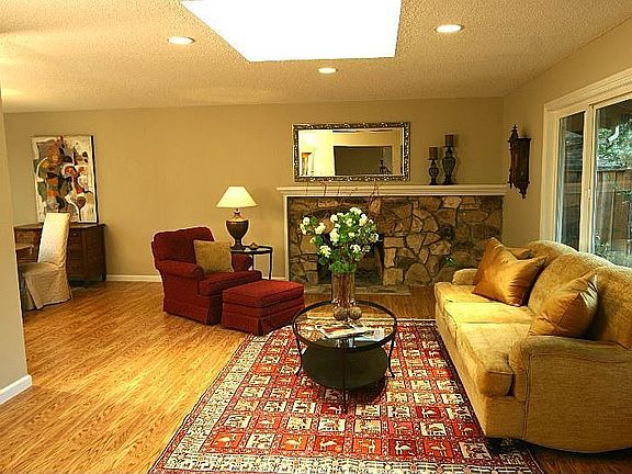 3rd image of 41 Blaine Cir