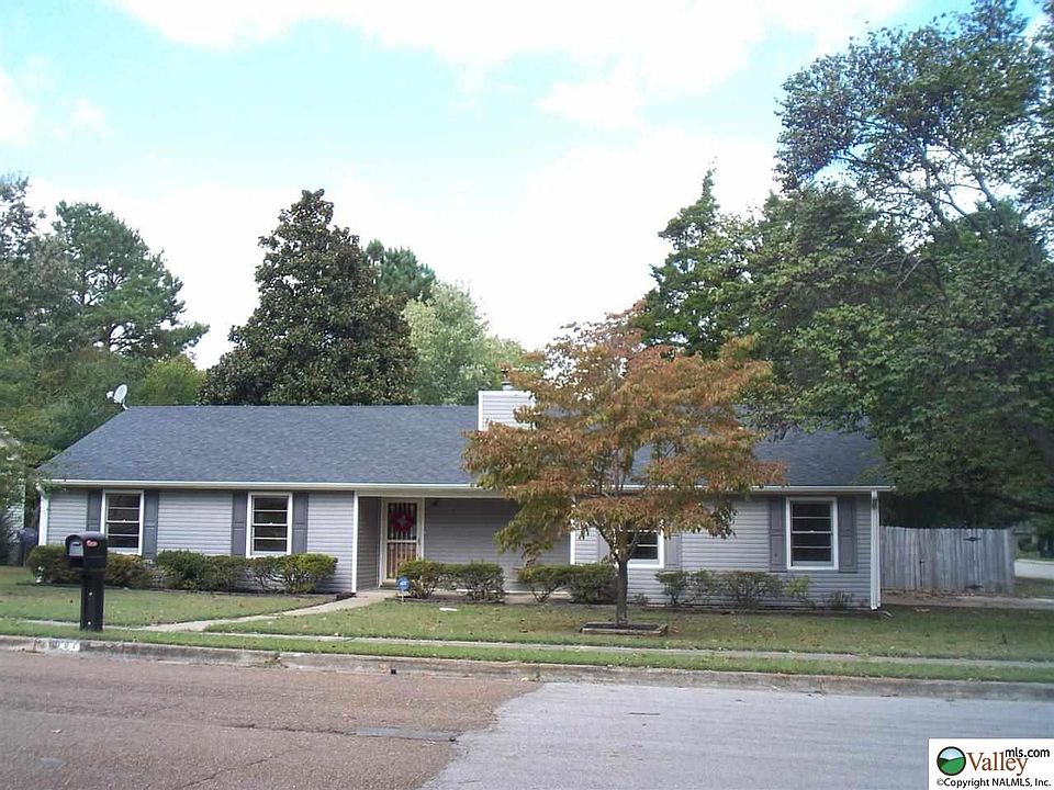 1st image of 1001 Sharpsburg Dr SE