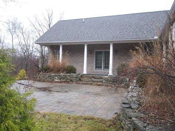 12 GAVIN DR. COLUMBIA, CT. 06237